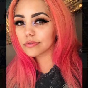 Meet your Posher, Zaira